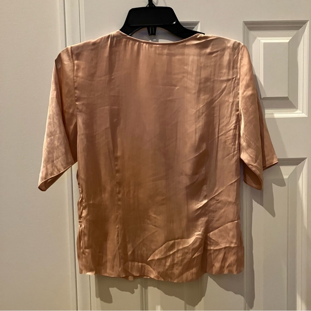 NWT Frame Short Sleeved V-neck Ruched Button Down Blouse in Pink Small - Picture 6 of 7